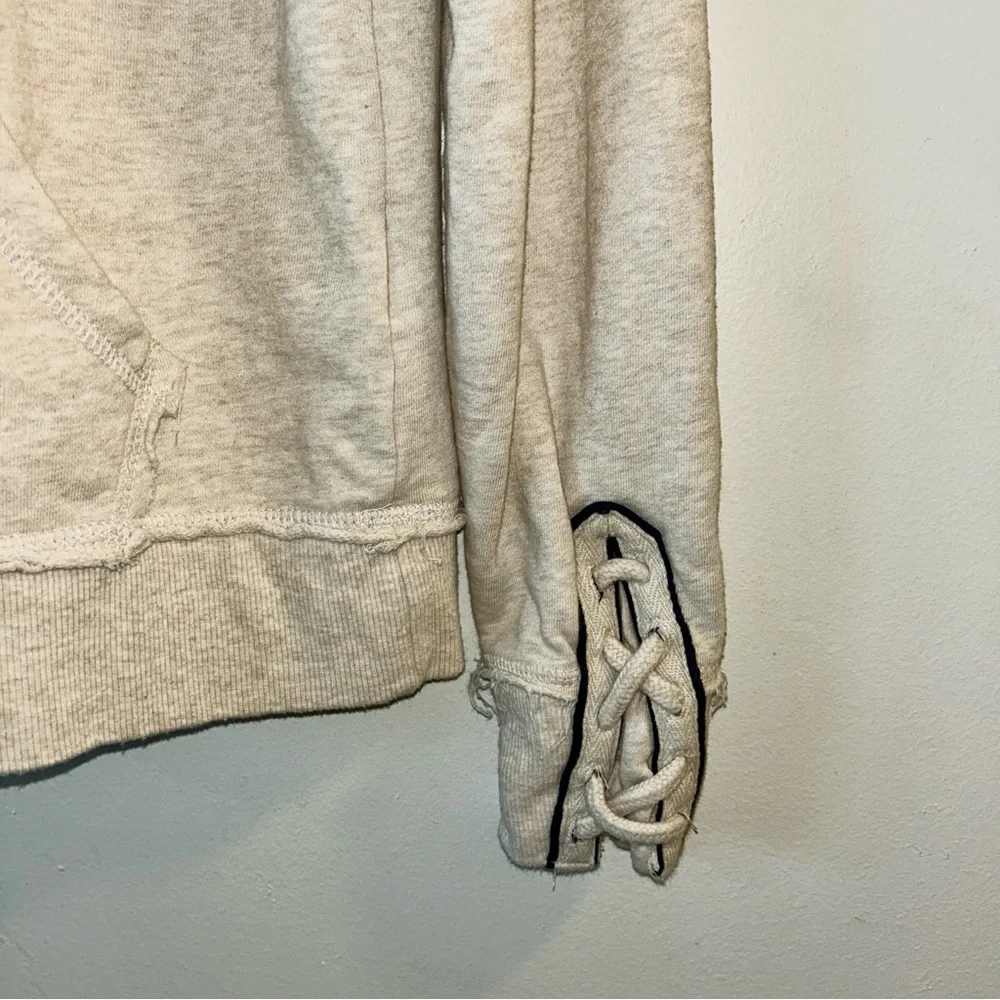 Medium cream, navy and red genuine Harley Davidson hoodie. - Picture 6 of 6